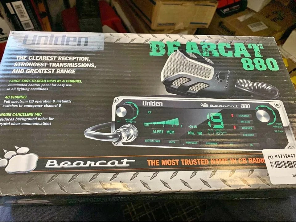 Bearcat 880 box